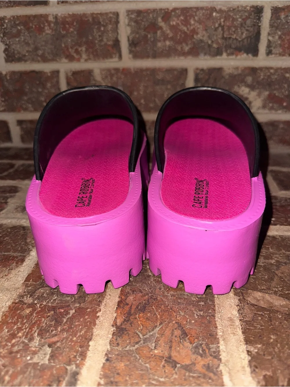 Cape Robbin Hafi Two-Tone Black & Pink Chunky Platform Lug Sole Mules Clogs 10